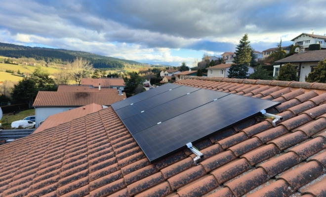 Installation et mise en service de panneaux photovoltaïques à Saint-Genest-Malifaux., Saint-Étienne, MYSolutions42