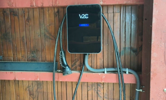 Pose d'une borne de recharge pour véhicule électrique à Aveizieux, Saint-Étienne, MYSolutions42